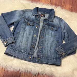 The Children’s Place Medium Wash Button Front Denim Jacket - Boys Size M (7/8)
